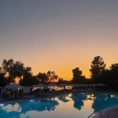 호텔 Holidays In Evia (adults Only) 3*